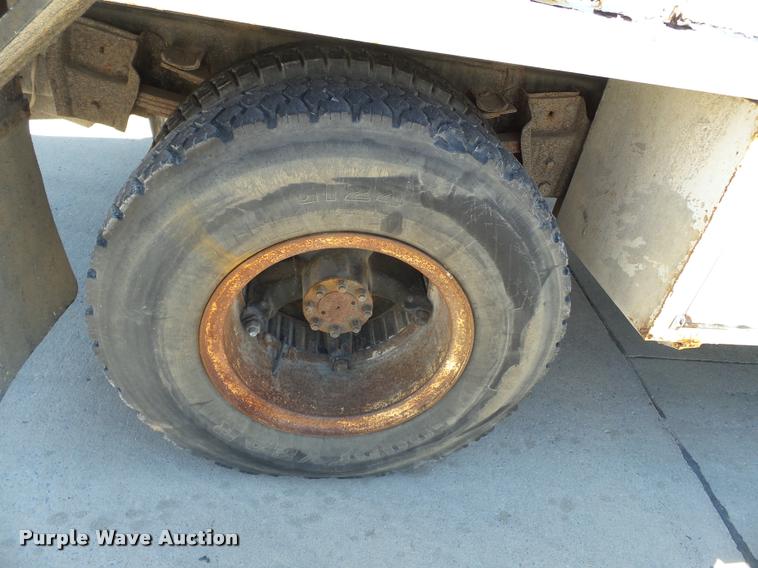 image for item K3265 1986 International 1754 bucket truck