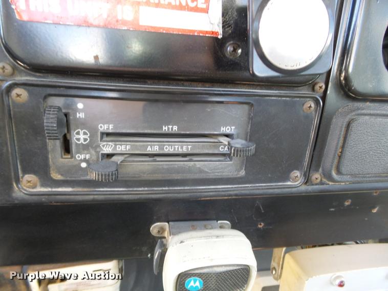 image for item K3265 1986 International 1754 bucket truck