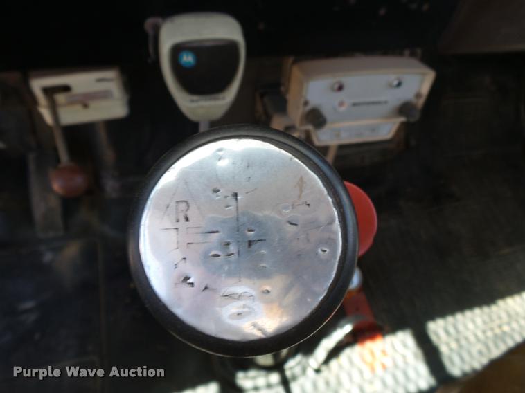 image for item K3265 1986 International 1754 bucket truck