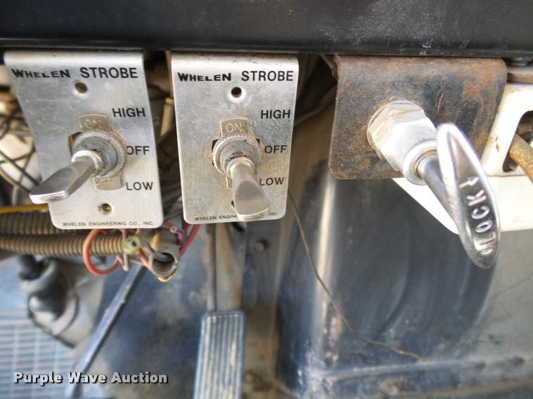 image for item K3265 1986 International 1754 bucket truck