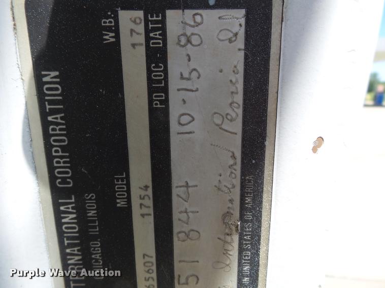 image for item K3265 1986 International 1754 bucket truck