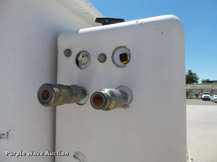 image for item K3265 1986 International 1754 bucket truck