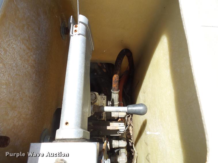 image for item K3265 1986 International 1754 bucket truck