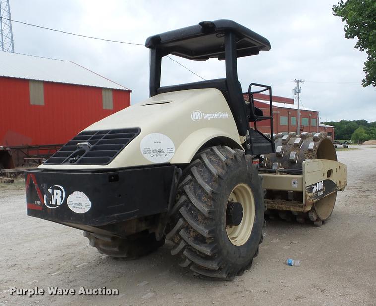 image for item K6469 2005 Ingersoll Rand SD-100F TF single drum roller