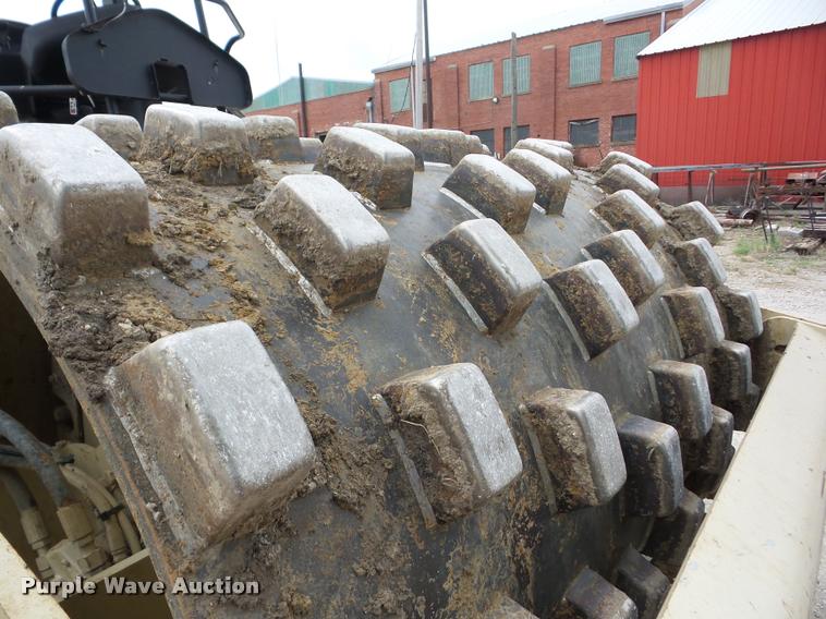 image for item K6469 2005 Ingersoll Rand SD-100F TF single drum roller