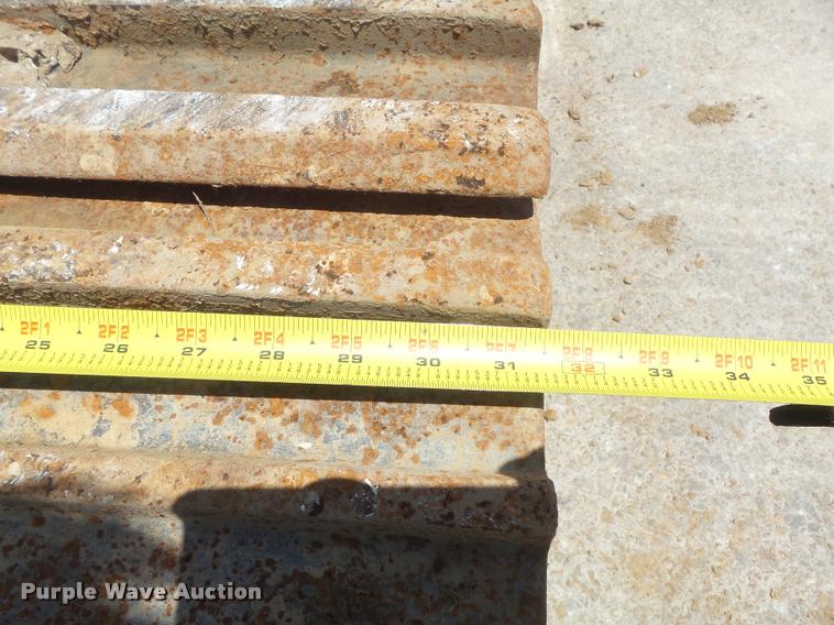 image for item K7567 2005 Komatsu PC200LC-7 excavator