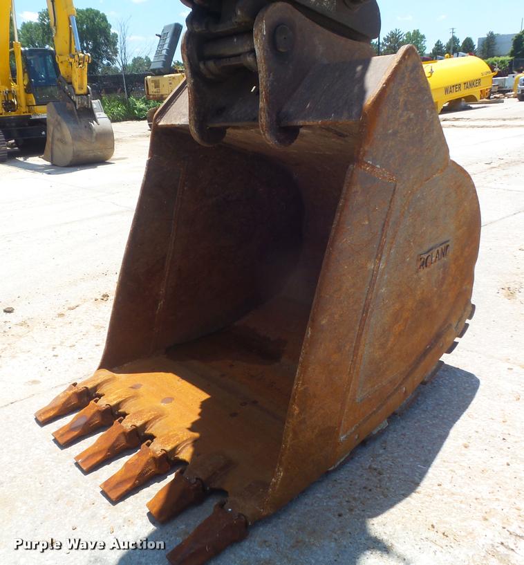 image for item K7567 2005 Komatsu PC200LC-7 excavator