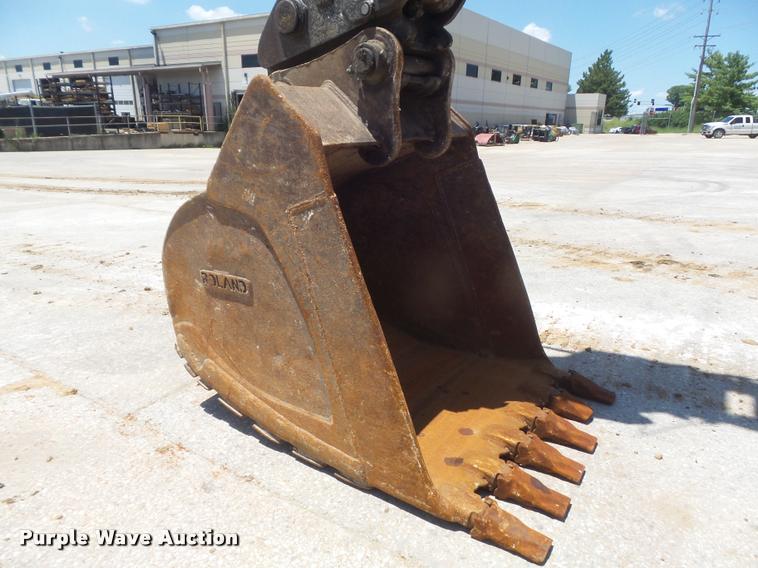 image for item K7567 2005 Komatsu PC200LC-7 excavator