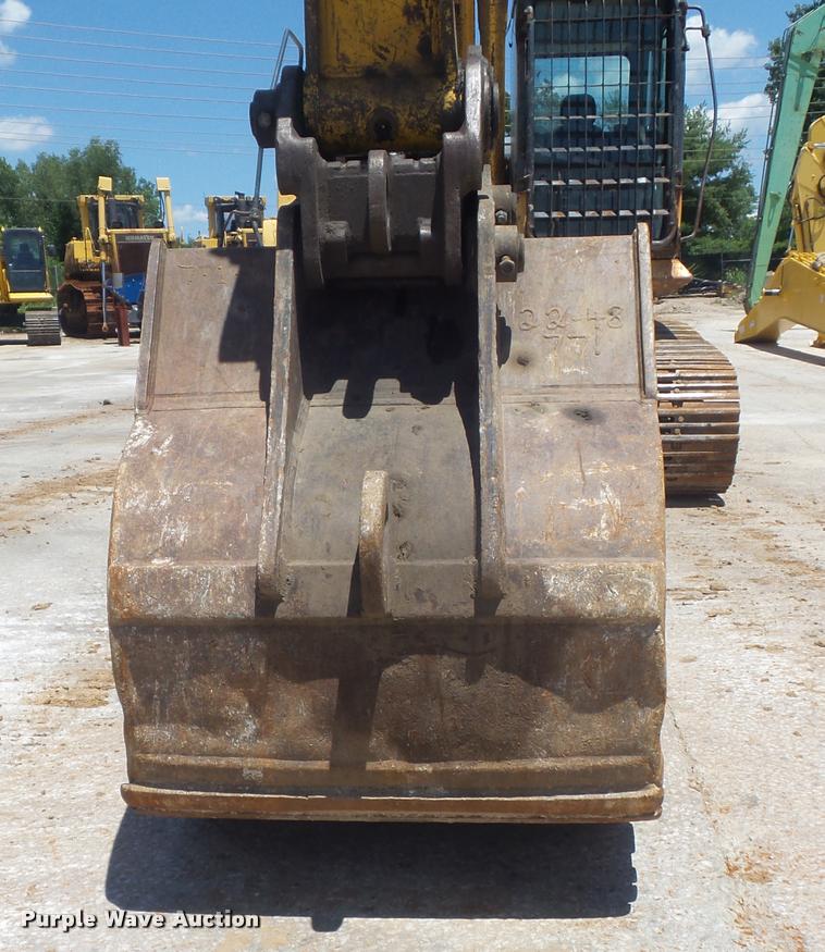 image for item K7567 2005 Komatsu PC200LC-7 excavator