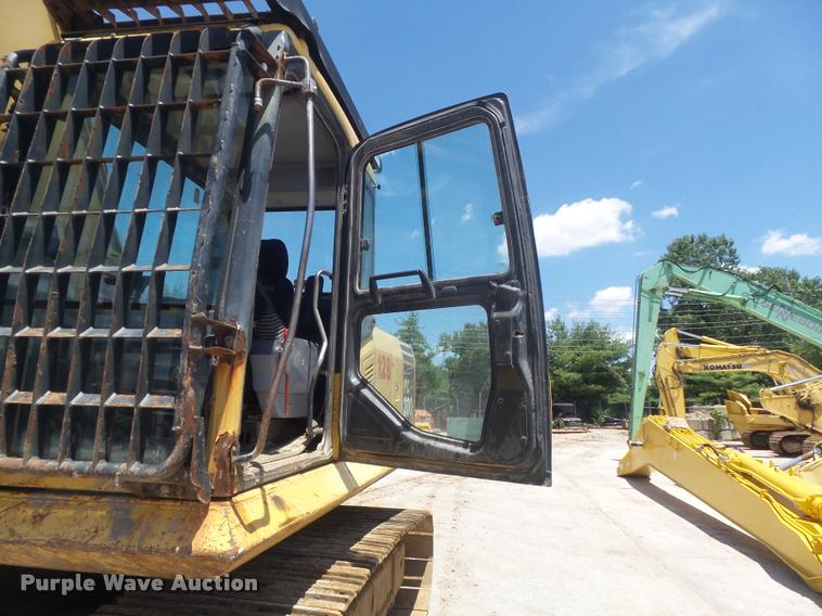 image for item K7567 2005 Komatsu PC200LC-7 excavator