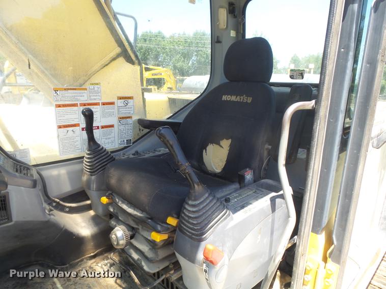 image for item K7567 2005 Komatsu PC200LC-7 excavator