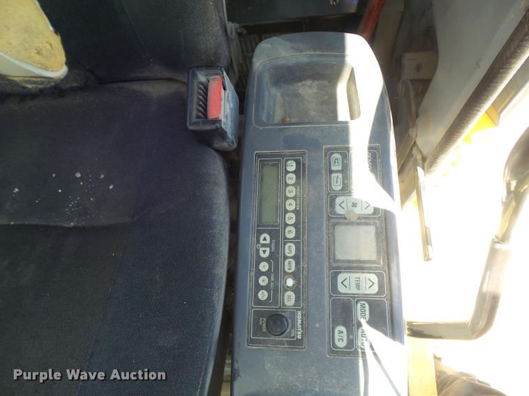 image for item K7567 2005 Komatsu PC200LC-7 excavator