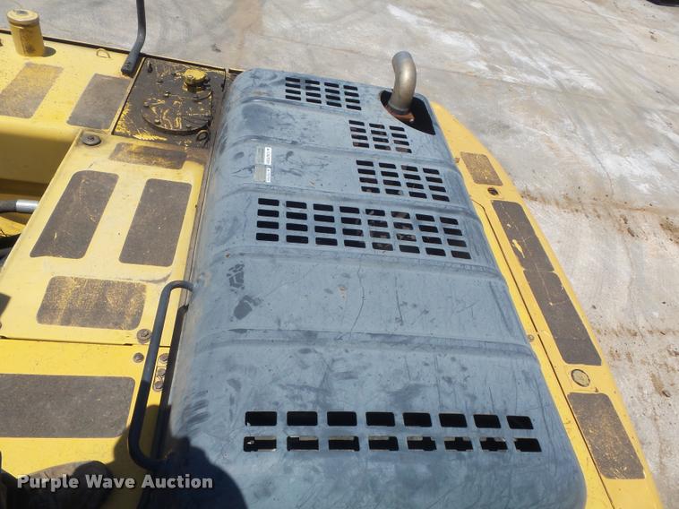 image for item K7567 2005 Komatsu PC200LC-7 excavator