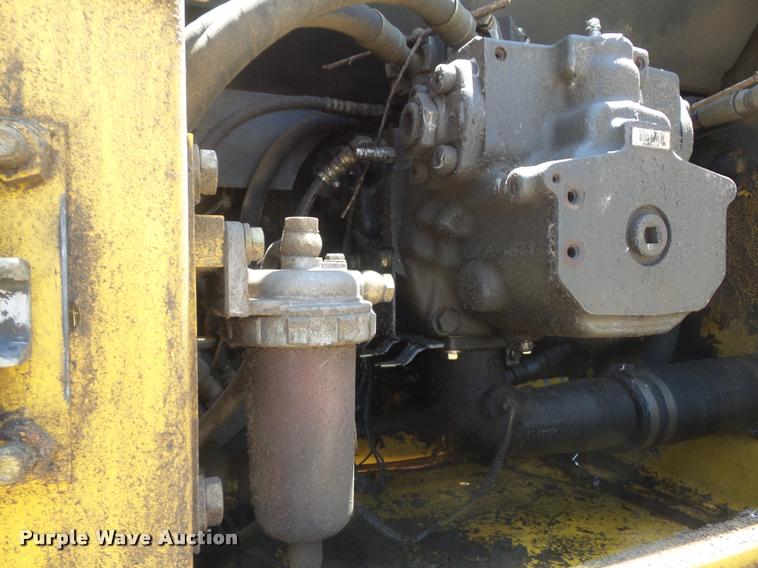 image for item K7567 2005 Komatsu PC200LC-7 excavator