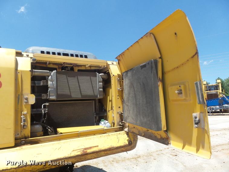 image for item K7567 2005 Komatsu PC200LC-7 excavator