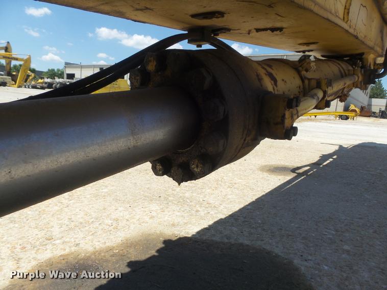 image for item K7568 1997 Komatsu PC400LC-6 excavator