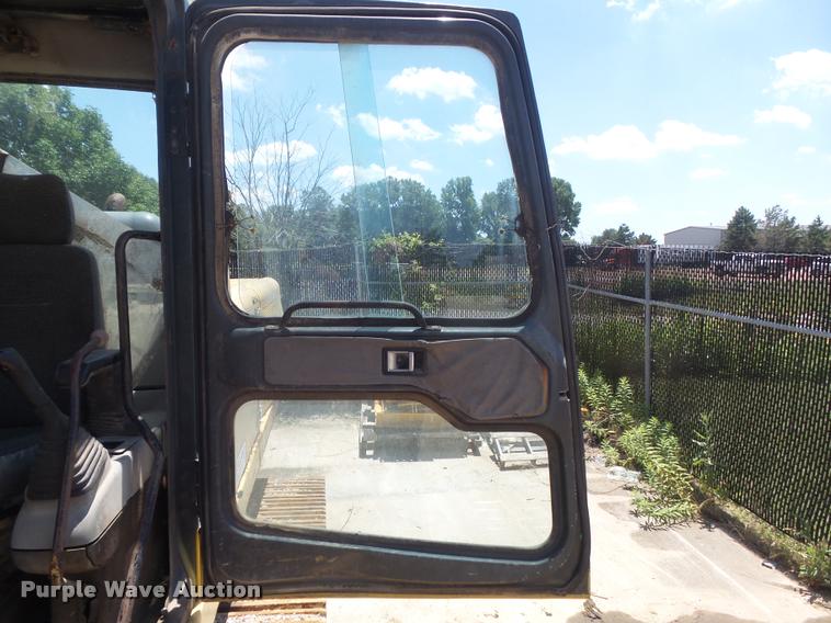 image for item K7568 1997 Komatsu PC400LC-6 excavator