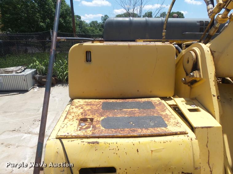 image for item K7568 1997 Komatsu PC400LC-6 excavator
