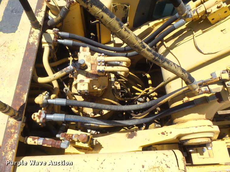 image for item K7568 1997 Komatsu PC400LC-6 excavator