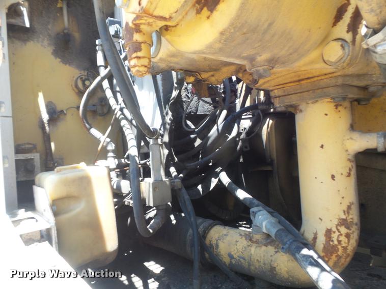 image for item K7568 1997 Komatsu PC400LC-6 excavator