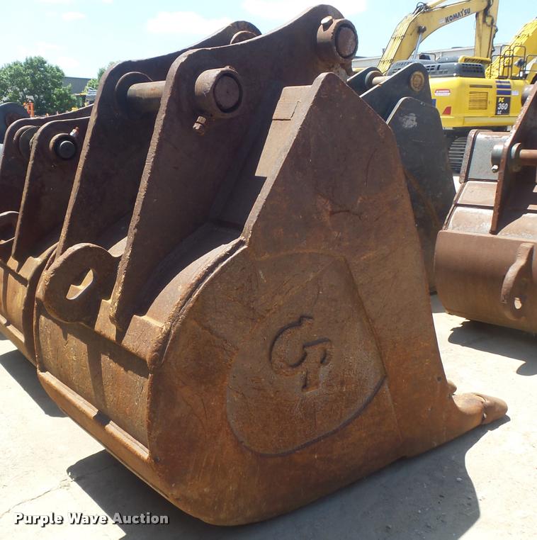 image for item K7568 1997 Komatsu PC400LC-6 excavator