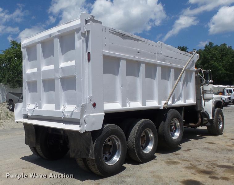 image for item K7608 2000 Mack RB688S dump truck