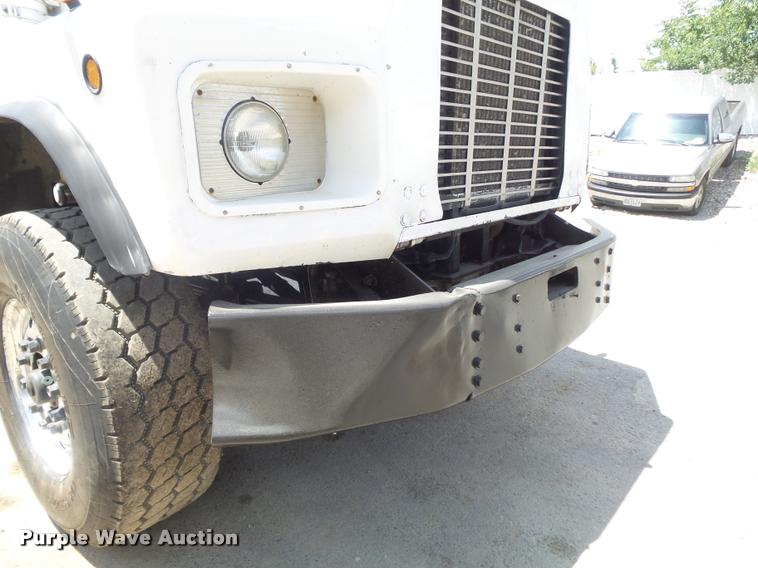 image for item K7608 2000 Mack RB688S dump truck