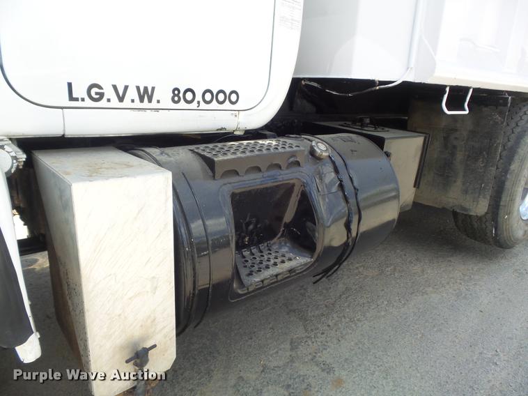 image for item K7608 2000 Mack RB688S dump truck