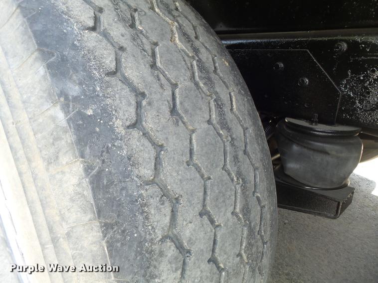 image for item K7608 2000 Mack RB688S dump truck