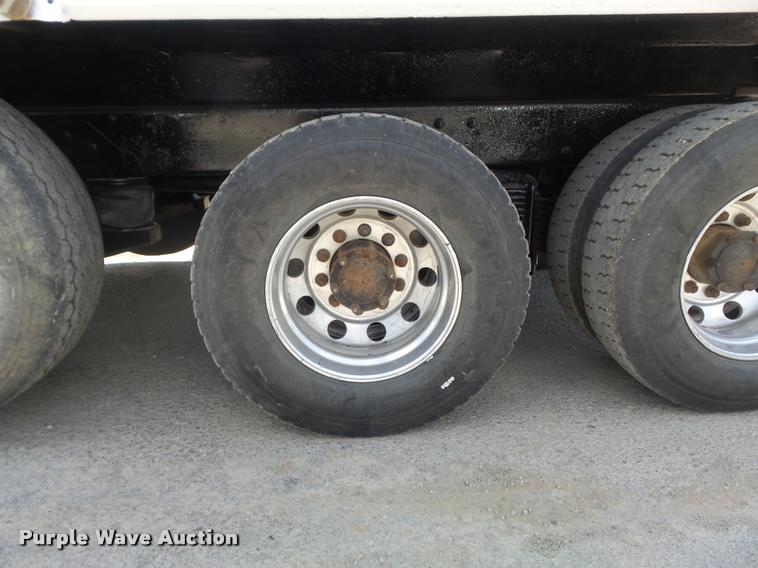 image for item K7608 2000 Mack RB688S dump truck