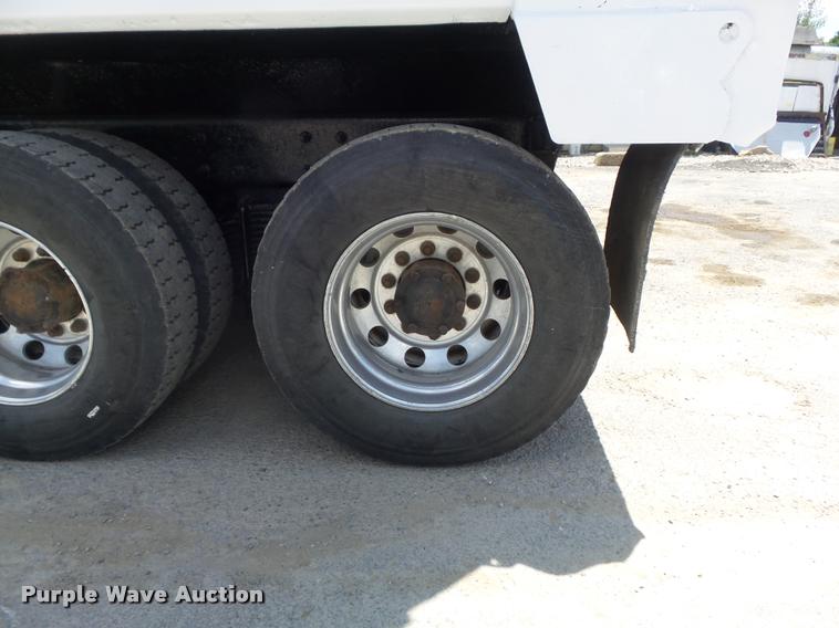 image for item K7608 2000 Mack RB688S dump truck