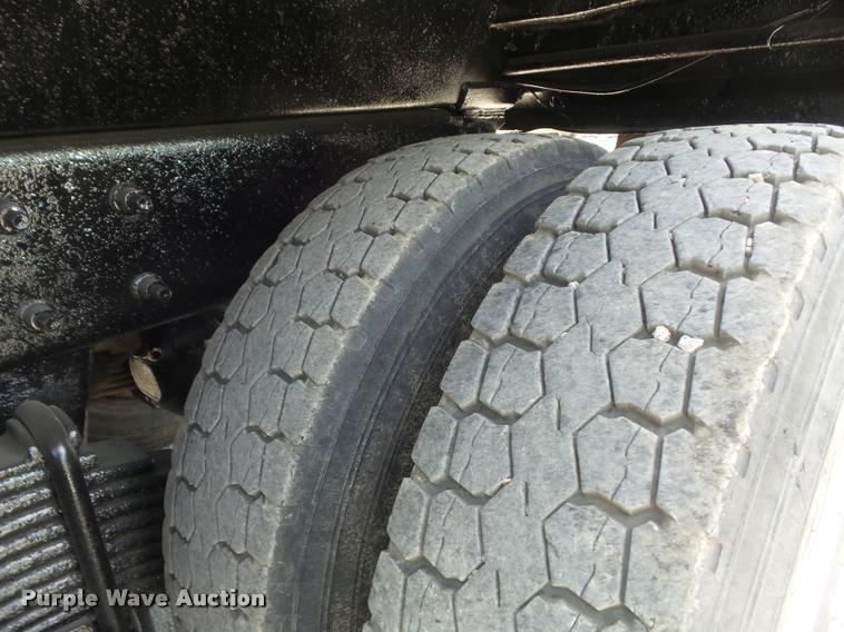 image for item K7608 2000 Mack RB688S dump truck