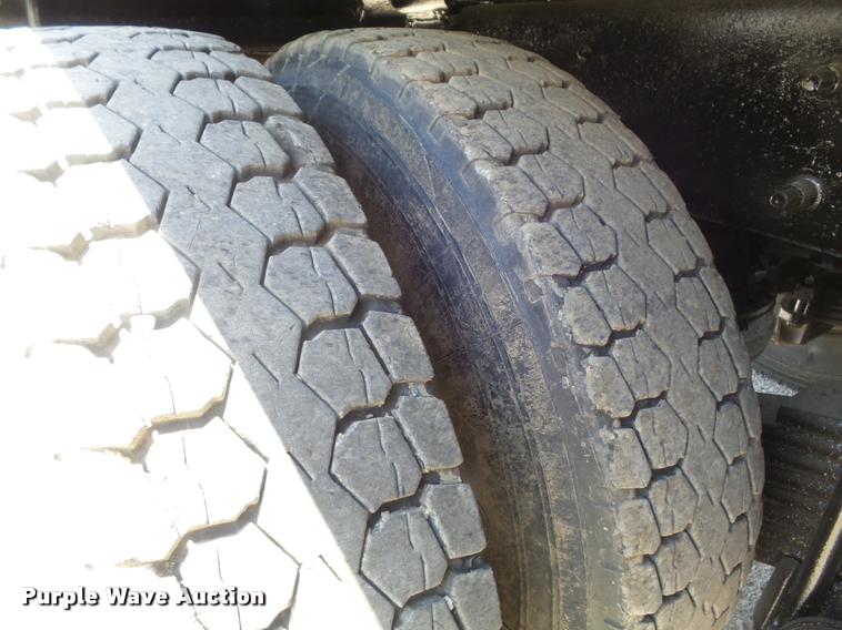 image for item K7608 2000 Mack RB688S dump truck