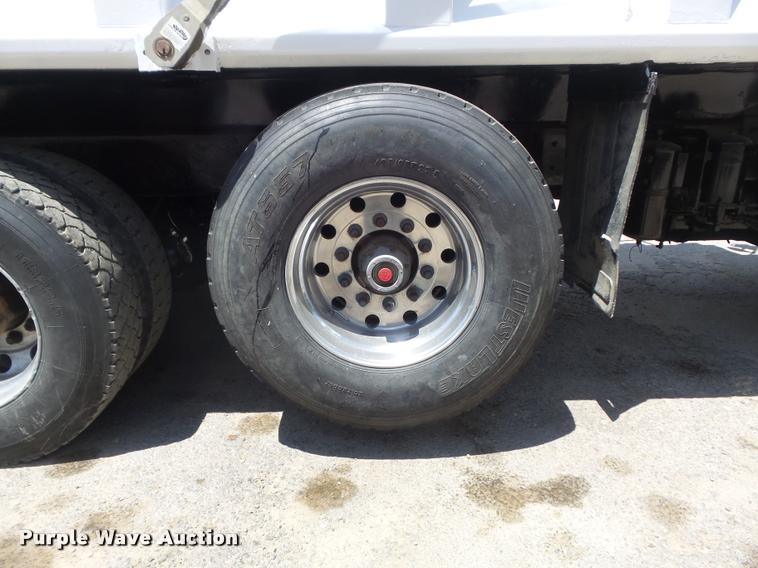 image for item K7608 2000 Mack RB688S dump truck