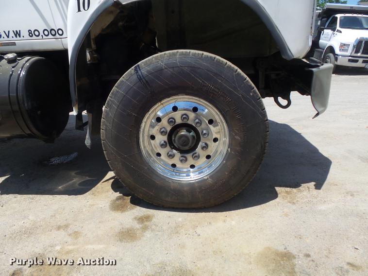 image for item K7608 2000 Mack RB688S dump truck