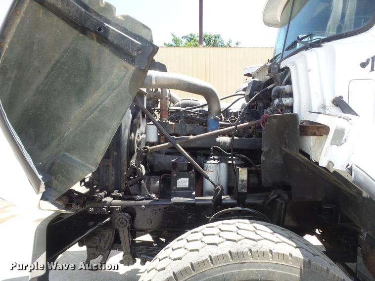 image for item K7608 2000 Mack RB688S dump truck