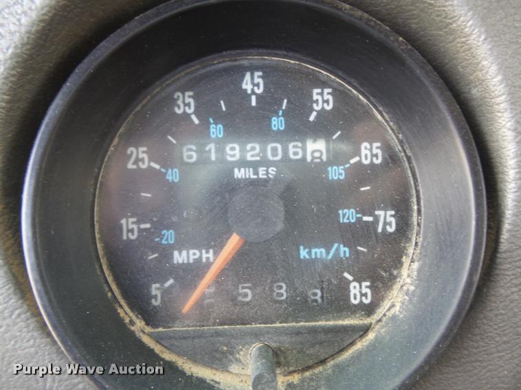 image for item K7608 2000 Mack RB688S dump truck