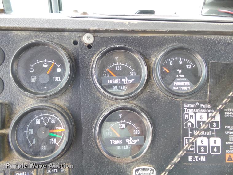 image for item K7608 2000 Mack RB688S dump truck