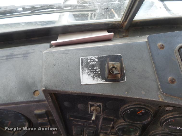 image for item K7608 2000 Mack RB688S dump truck