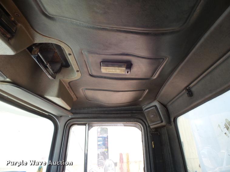 image for item K7608 2000 Mack RB688S dump truck