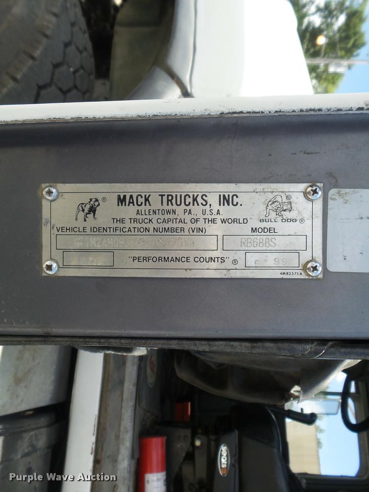 image for item K7608 2000 Mack RB688S dump truck