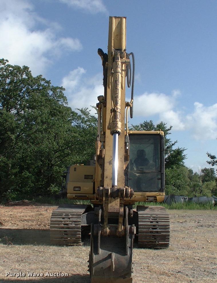 image for item L1963 2001 Komatsu PC150LC-6K excavator