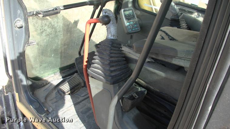 image for item L1963 2001 Komatsu PC150LC-6K excavator