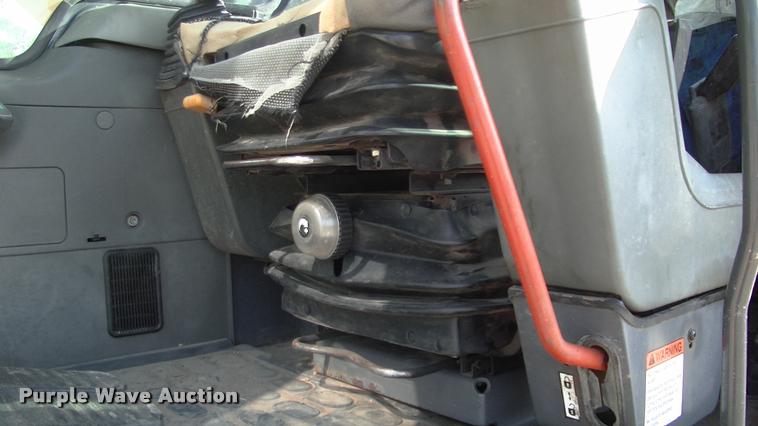 image for item L1963 2001 Komatsu PC150LC-6K excavator