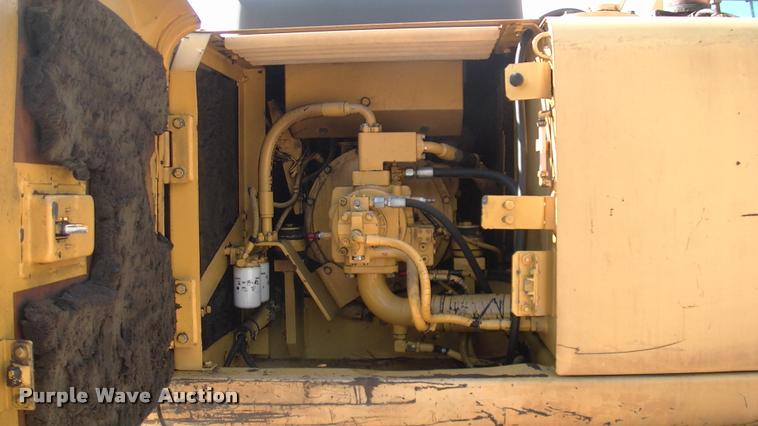 image for item L1963 2001 Komatsu PC150LC-6K excavator