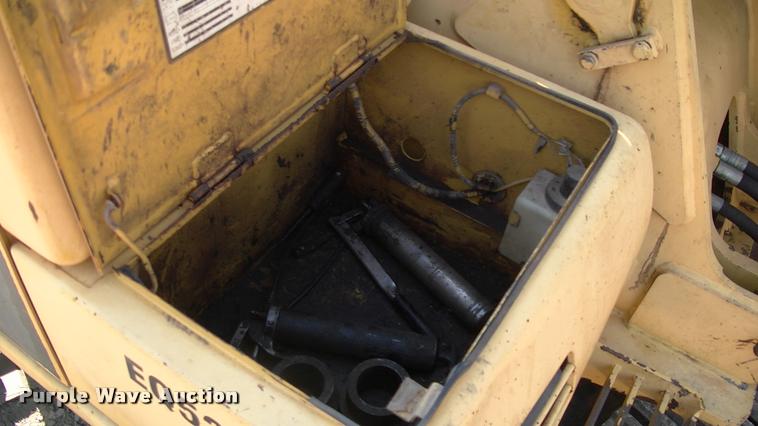 image for item L1963 2001 Komatsu PC150LC-6K excavator