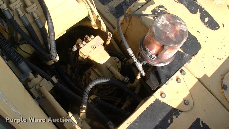 image for item L1963 2001 Komatsu PC150LC-6K excavator