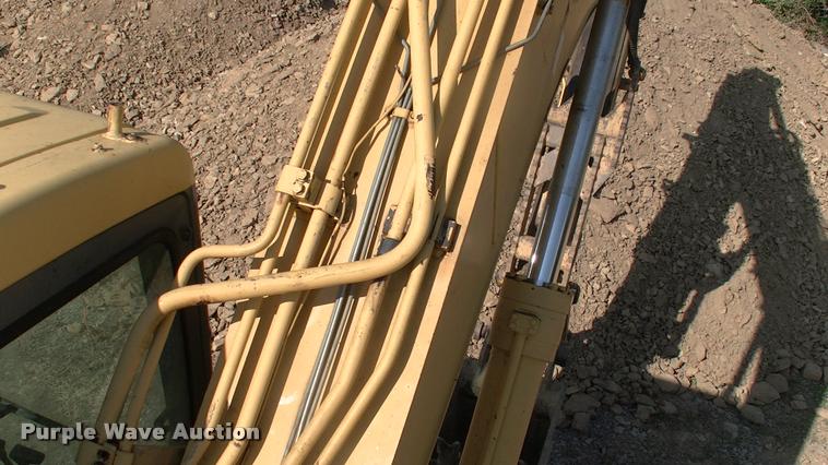 image for item L1963 2001 Komatsu PC150LC-6K excavator