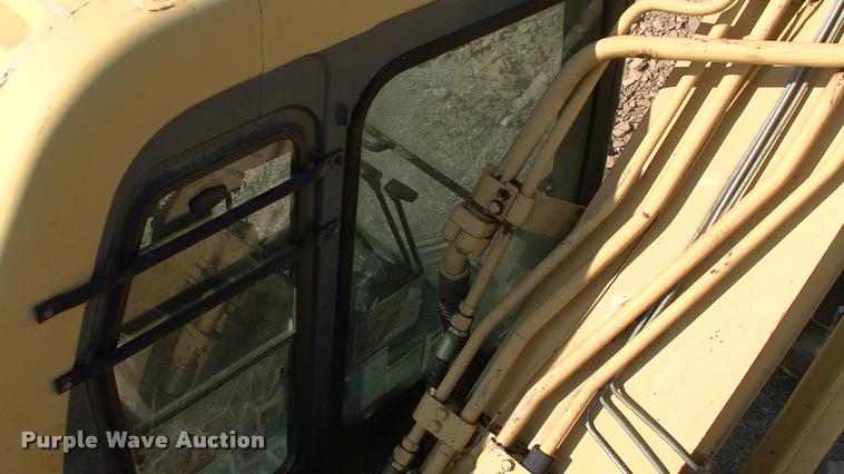 image for item L1963 2001 Komatsu PC150LC-6K excavator