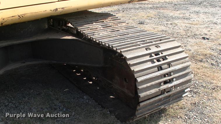 image for item L1963 2001 Komatsu PC150LC-6K excavator